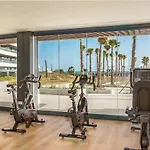 Luxury Complex Beachfront Apartment, Infinity Pool, Sauna, Gym And Large Terrace