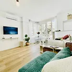 Luxury Loft With Pool In The Centre