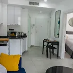 Modern Wave Escape Apartment With Private Parking And Rooftop Pool By Namaste Elite