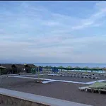 Newly Refurbished Modern 2-Bed Apartment In Heart Of Torremolinos