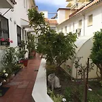El Cortijuelo. Magnificent Triplex Terraced House With Rooftop Of 18M2, Overlooking The Sea. Parking