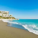 Santa Clara Modern & Exclusive Seafront Apartment