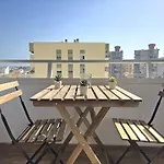 Bellevue Sea View Apartment By Namaste Elite