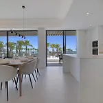 Vivi Homes - Aura Pool, Sauna, Spa, Gym & Sea View
