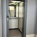 Apartamento A 30 Metro De La Playa Con Piscina Y Garaje En La Carihuela