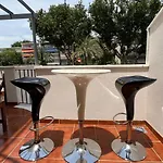 Apartamento A 30 Metro De La Playa Con Piscina Y Garaje En La Carihuela