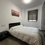 Apartamento A 30 Metro De La Playa Con Piscina Y Garaje En La Carihuela