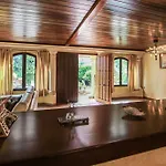 Ayma Villa Gorilla