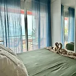 Arrecife De La Roca, Una Ventana Al Mar
