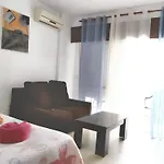 Cosy Studio In Torremolinos 43 M² With Balcony