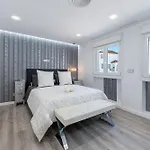 Holiday Rental Apartment With Terrace Attic Views