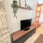 Large & Cozy Centrally Apartment