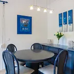 Bluewave Beach Retreat