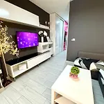 Luxury And Pink Vistasalmar