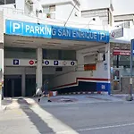 Tropical Holiday Apartment - Parking, Wifi, Ac