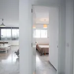 Apartamento En La Carihuela Con Piscina Y Parking, Al Lado De La Playa