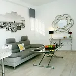 Monko Center, Garden & Pool O