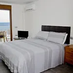 Stunning Studio.Seaview With Balcony And Pool.