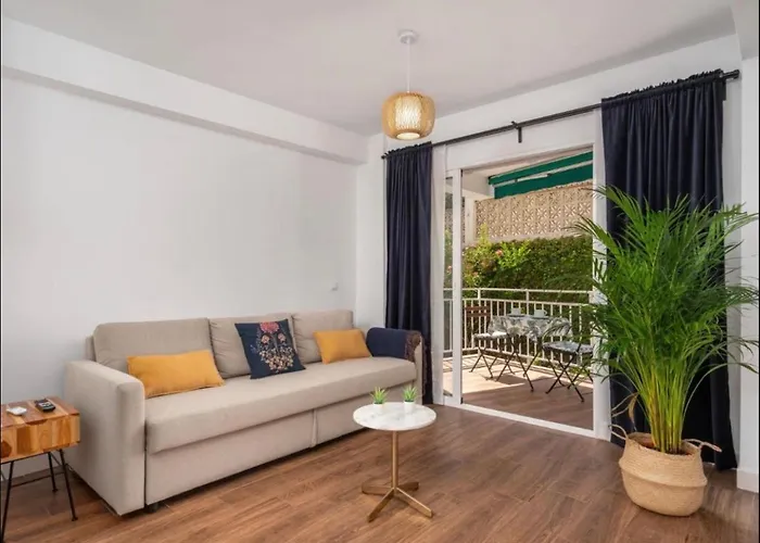Bonito Apartamento En Torremolinos La Carihuela