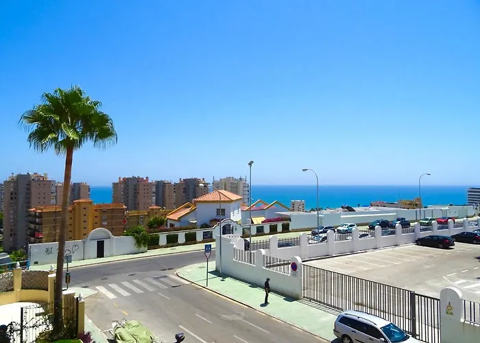 Excellent City Break Centre Torremolinos With Sea View