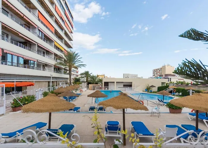 2 Dormitorios, 5 personas, Piscinas, 10 min Playa, Plaza La Nogalera