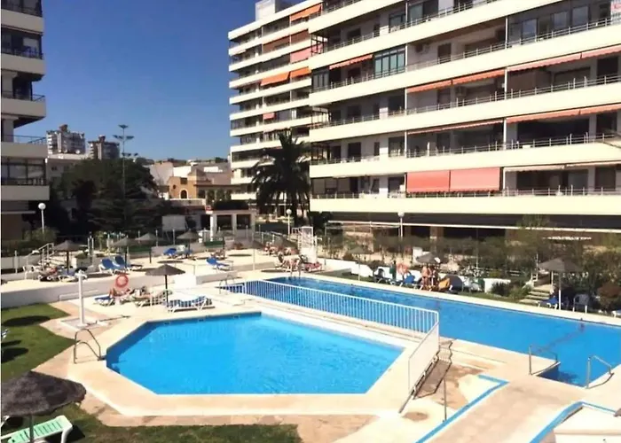Central 2 Bed Apartment In La Nogalera