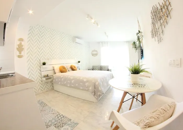 Torremolinos - New Central Studio Plata With Balcony