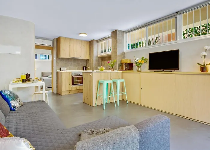 Carlos Beach Ground Floor Apartment & Parking