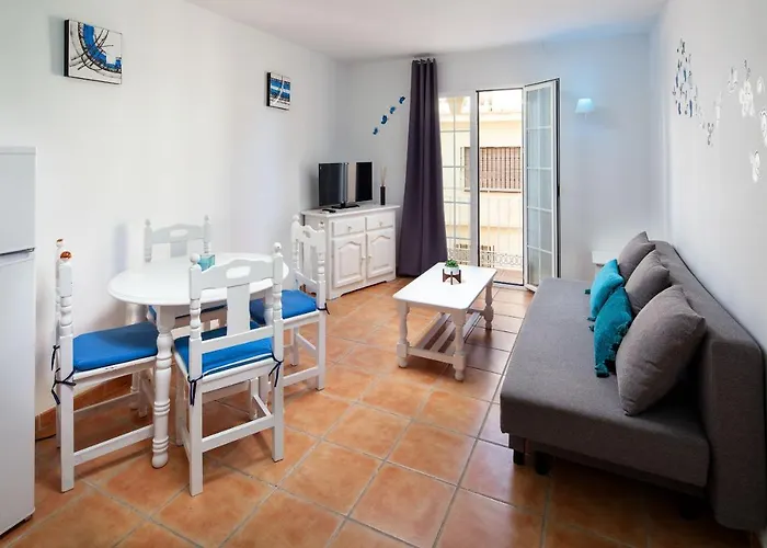 Beautiful Apartment Near The Beach In La Carihuela A