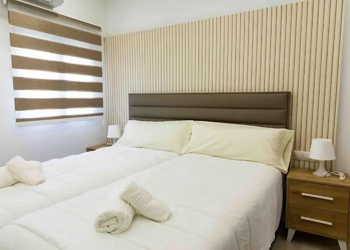 Modern 3-Bed Apartment In Heart Of Torremolinos