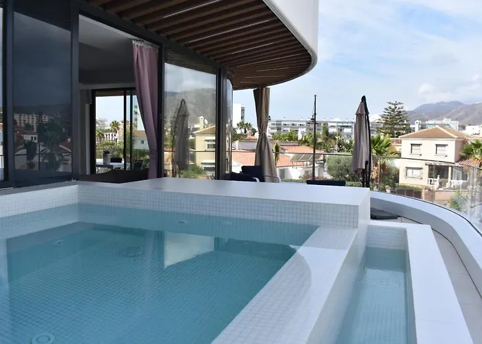 Luxury Complex Beachfront Apartment, Infinity Pool, Sauna, Gym And Large Terrace