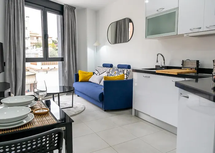 Modern Wave Escape Apartment With Private Parking And Rooftop Pool By Namaste Elite
