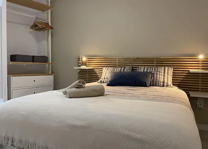 Casa Picaso Elegance, One Bedroom City Center Apartment With Balcony By Namaste Elite