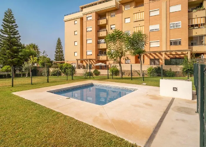 Relax In The Terrace! 4 Bedrooms - Huge Private Terrace - Swimming Pool - Walking Distance To The Beach!