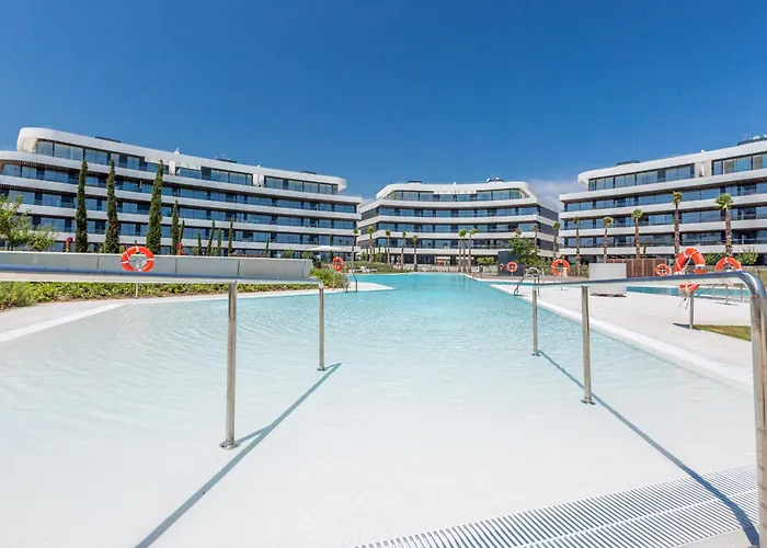 Vivi Homes - Dali Pool, Sauna, Gym & Sea View