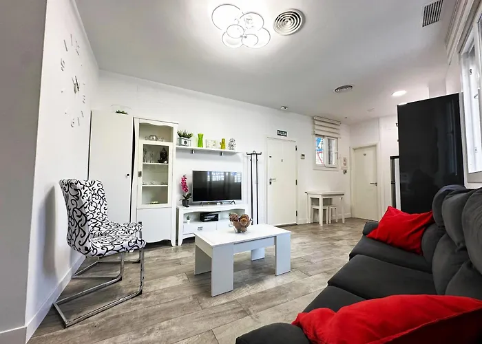 A8 - Apartamento En La Carihuela, 2 Dormitorios, Wifi, A 100 Metros De La Playa