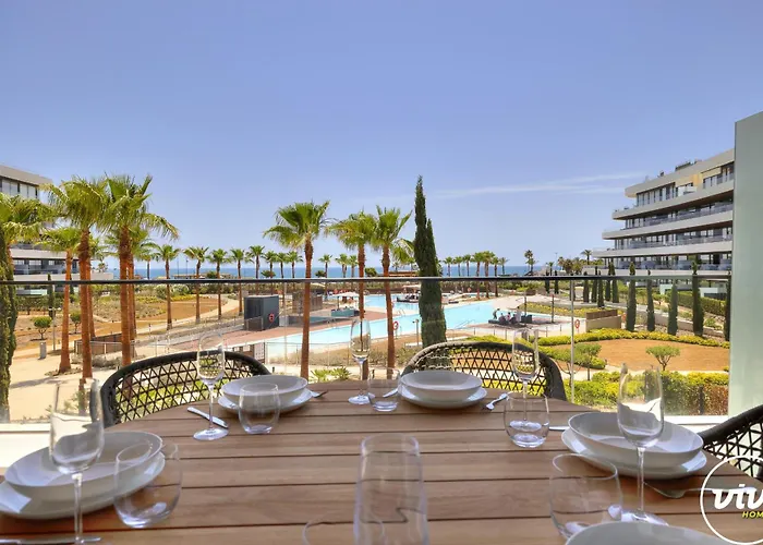 Vivi Homes - Aura Pool, Sauna, Spa, Gym & Sea View