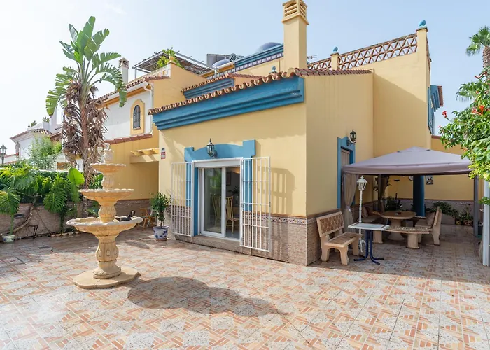 Villa Valentina - Renovated On Los Alamos Beach