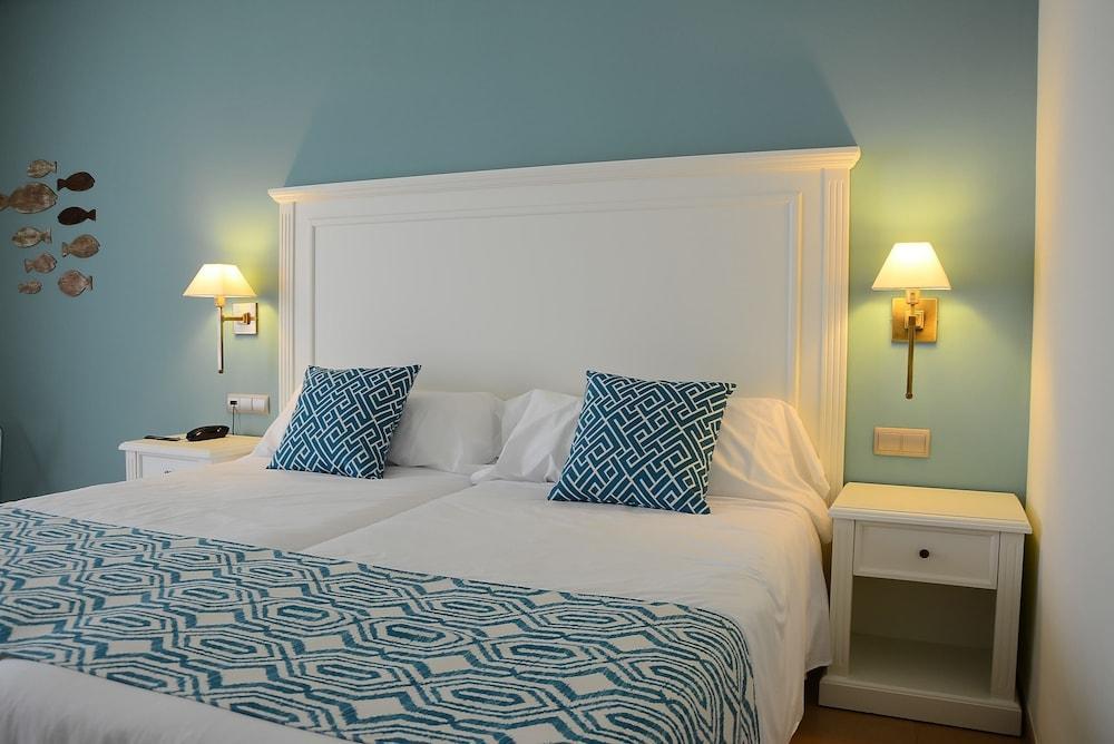 Occidental Playa 4*