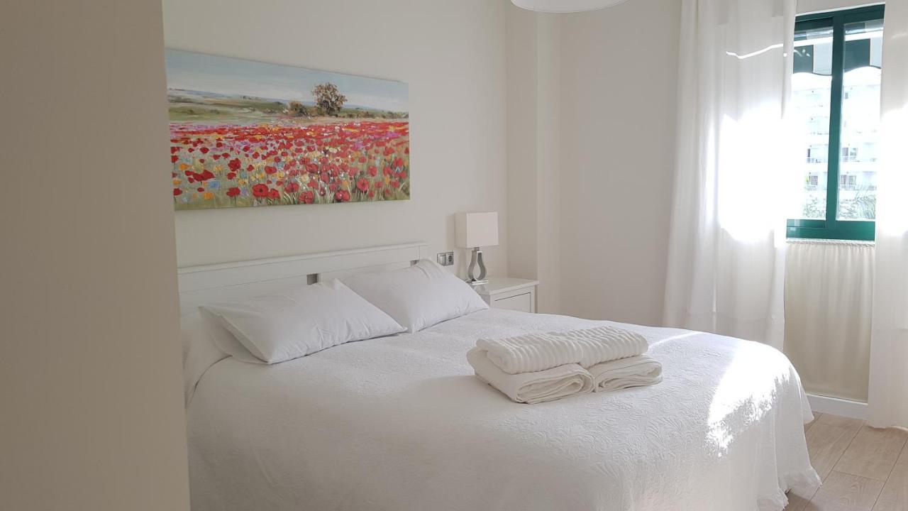 Impresionante Primera Linea De Playa, Bajondillo Apartment