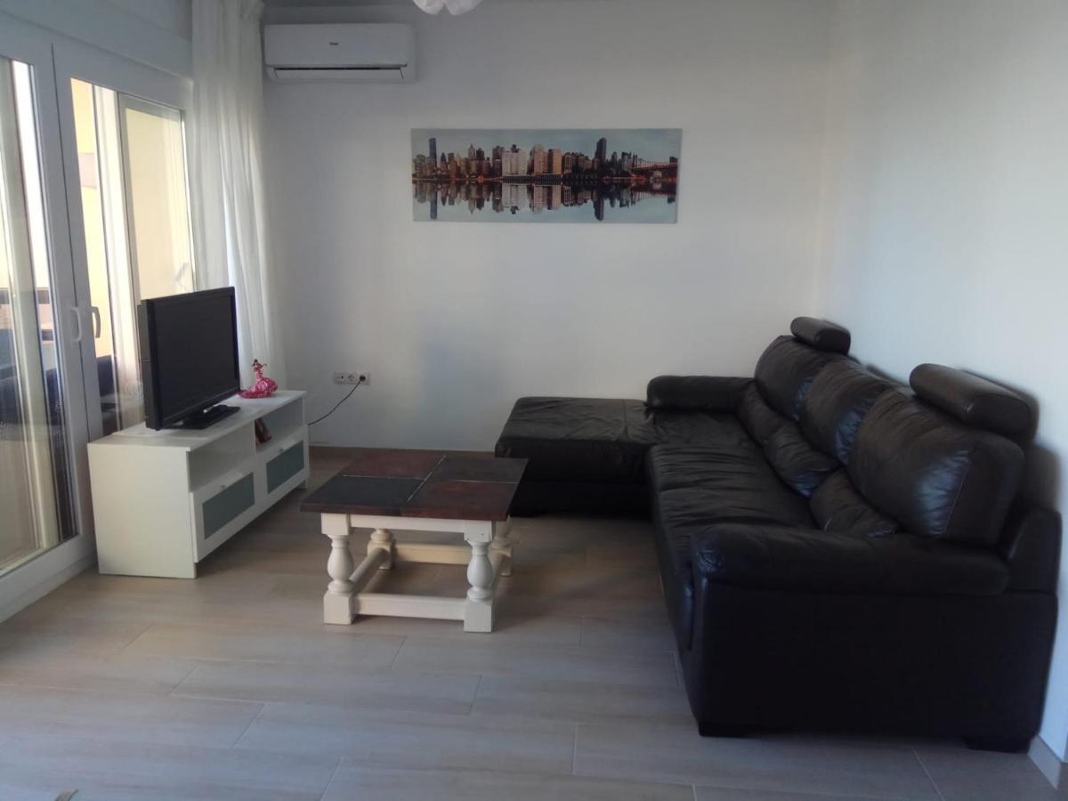 Esplendido Apartamento, Carihuela Edificio El Remo, Primera Linea Torremolinos