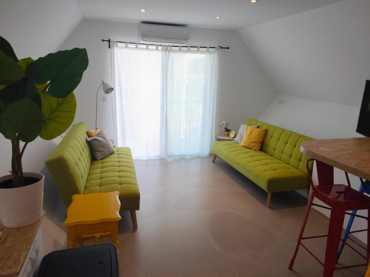 Hexagon By Namaste Elite Apartment *