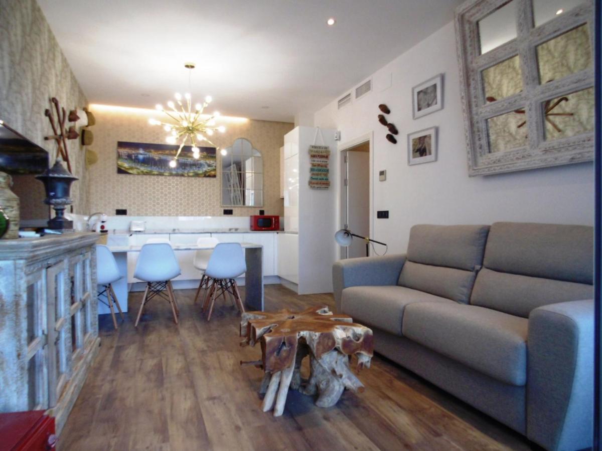 Lola Y Manuela: Beachfront Oasis With Sea-view Terrace Apartment *