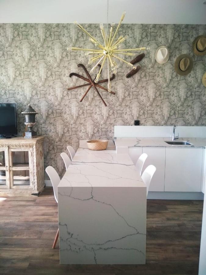 Lola Y Manuela: Beachfront Oasis With Sea-view Terrace *
