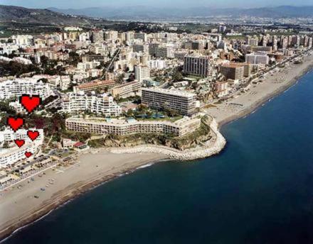 Lola Y Manuela: Beachfront Oasis With Sea-view Terrace Apartment Torremolinos