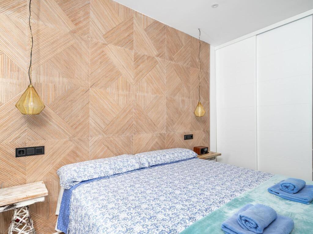 Lola Y Manuela: Beachfront Oasis With Sea-view Terrace Apartment *