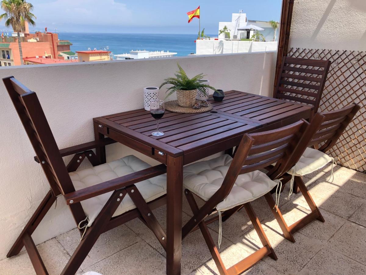 El Cortijuelo. Magnificent Triplex Terraced House With Rooftop Of 18m2, Overlooking The Sea. Parking Vakantiehuis *