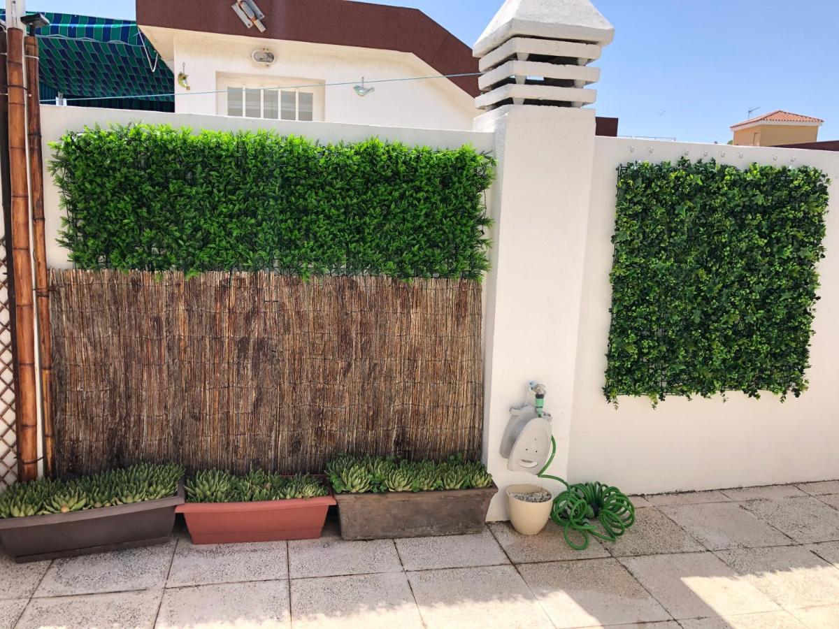 Vakantiehuis El Cortijuelo. Magnificent Triplex Terraced House With Rooftop Of 18m2, Overlooking The Sea. Parking