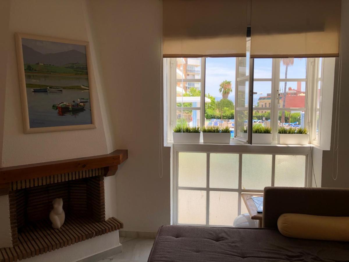 El Cortijuelo. Magnificent Triplex Terraced House With Rooftop Of 18m2, Overlooking The Sea. Parking Torremolinos