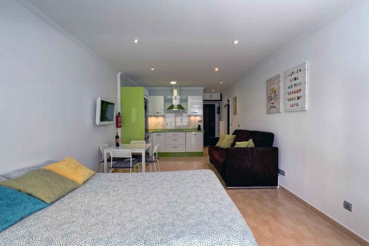 071 - Beachside Studio Perfect For A Family Getaway Apartment Torremolinos